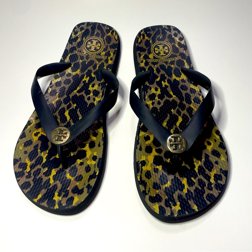 Tory Burch size 8 black leopard print flip flops gold logo